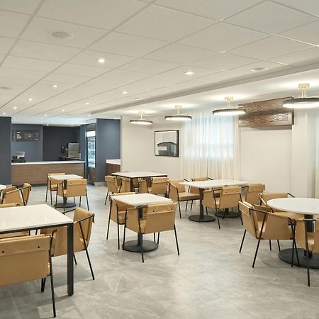 Hotel Courtyard By Marriott Regina Downtown Extérieur photo