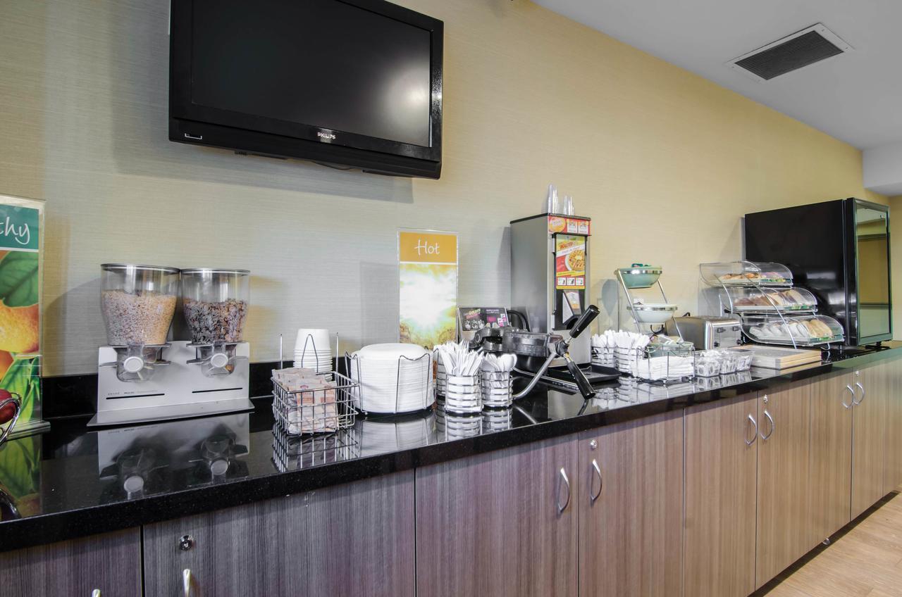 Hotel Courtyard By Marriott Regina Downtown Extérieur photo