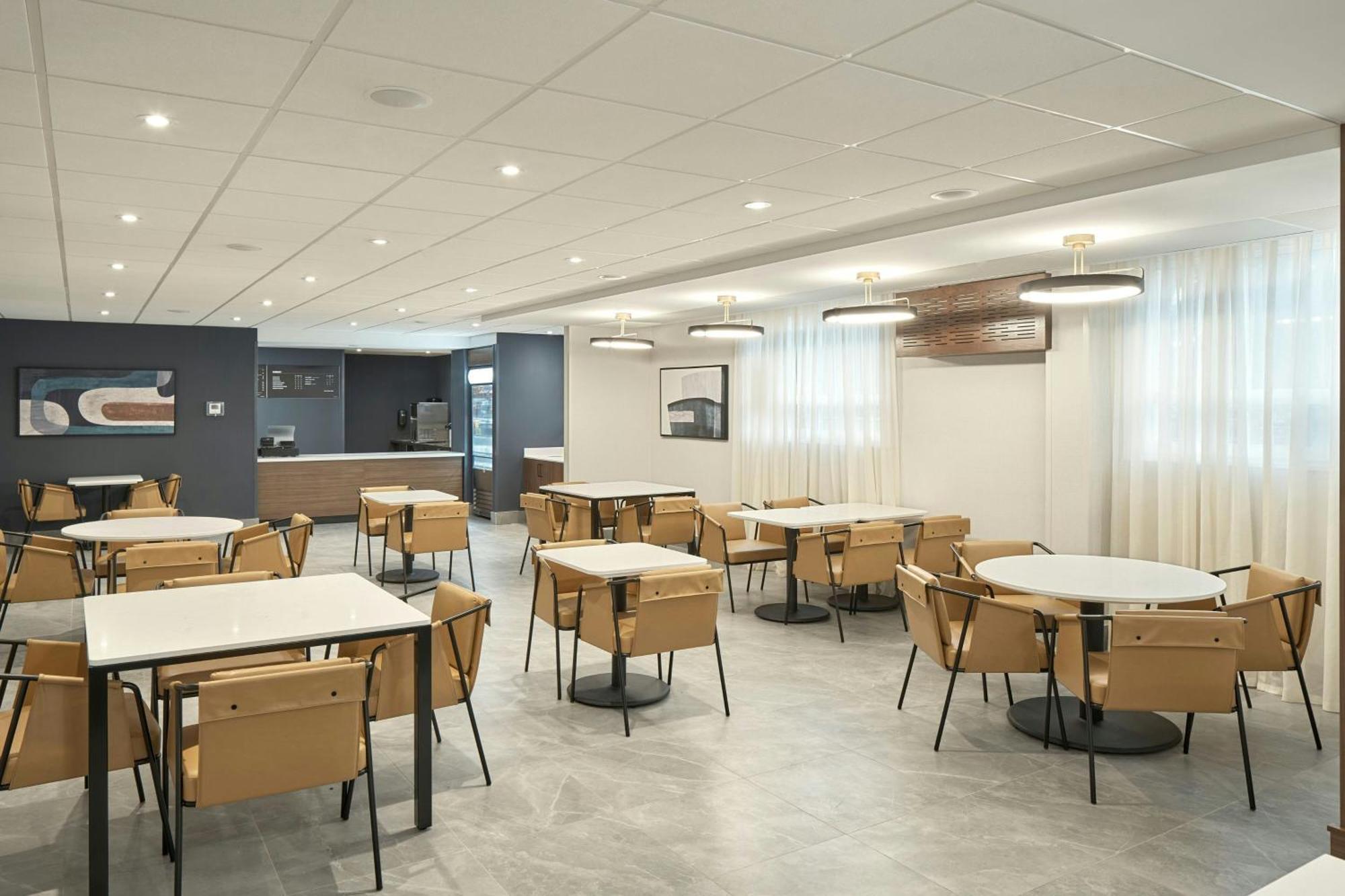 Hotel Courtyard By Marriott Regina Downtown Extérieur photo